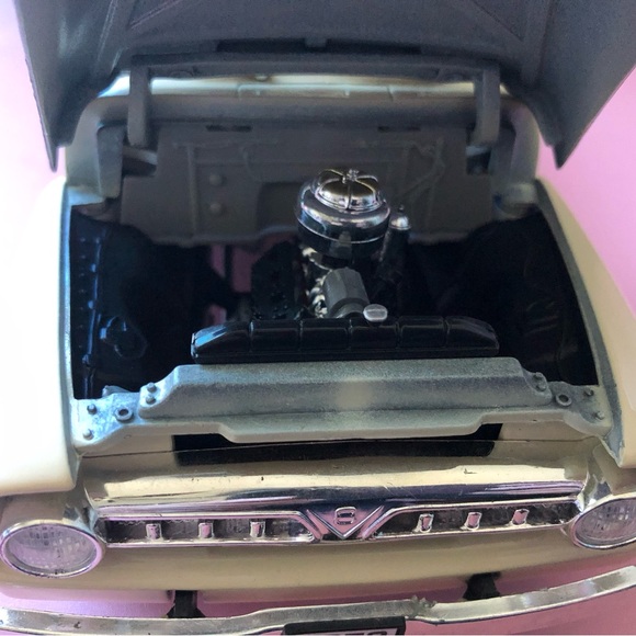 Used Road Tough 1953 Ford f100 1/18 Scale missing mirrors - Picture 6 of 6